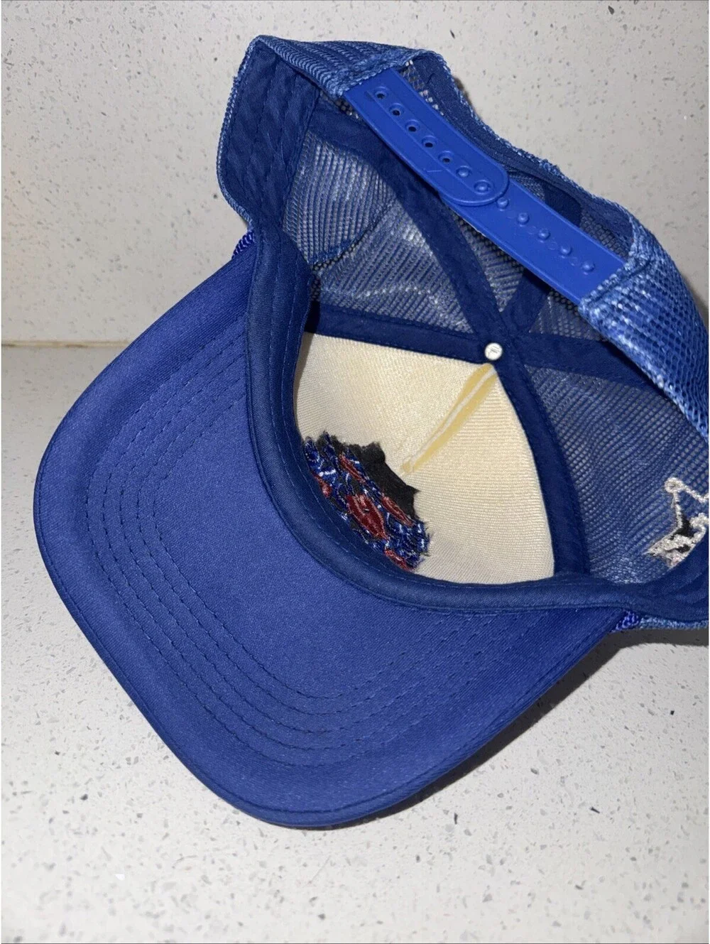 La Ropa Fruity Pebble Trucker Hat Blue White Red Lips Embroidered Mesh Cap Rare